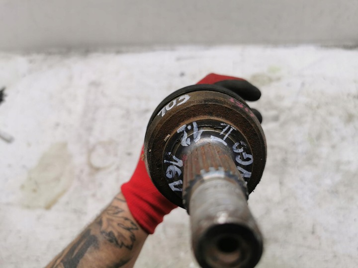 фото №8, Полуось длинная правые перед renault twingo ii 1.2 16v