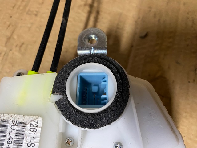 фото №12, Civic viii амортизатор центрального замка правые зад