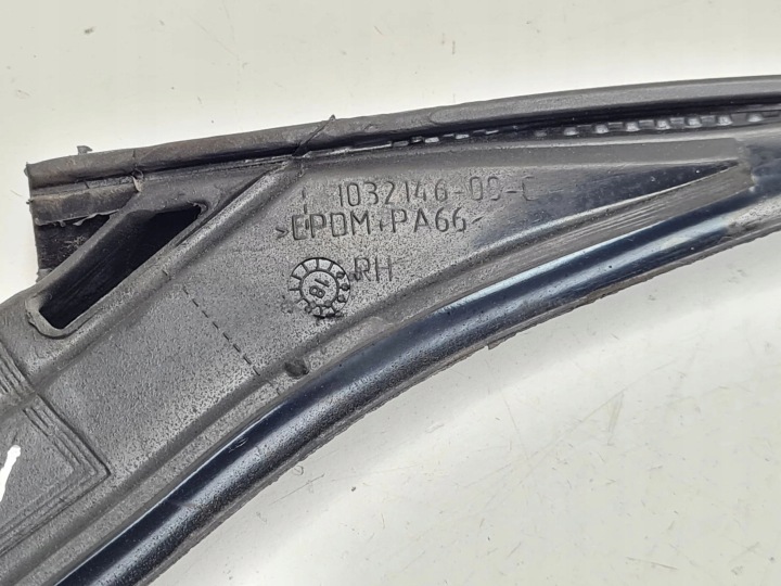 фото №6, 2018 tesla модель x уплотнитель дверь передних 103214600c