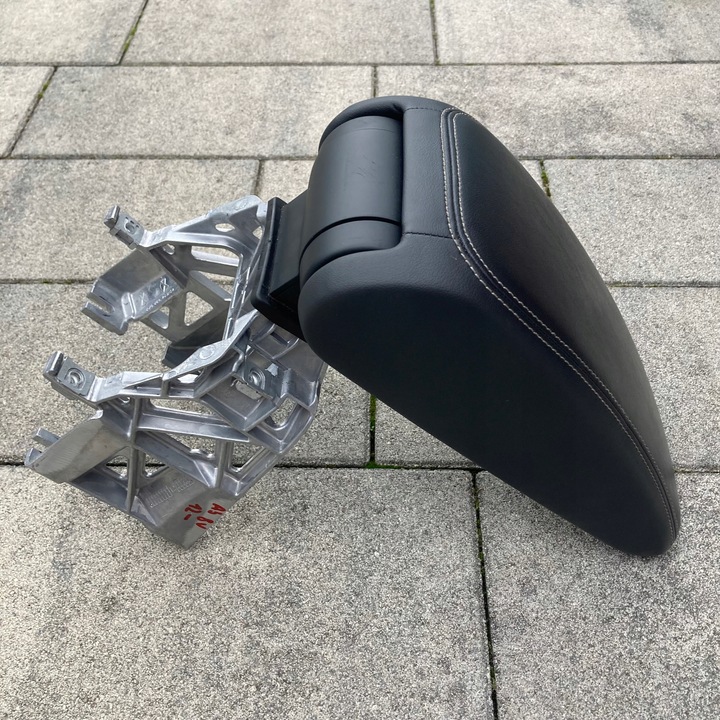 фото №10, Audi s3/a3 8v подлокотник средний кожа кожаный белая nić 8v0864283