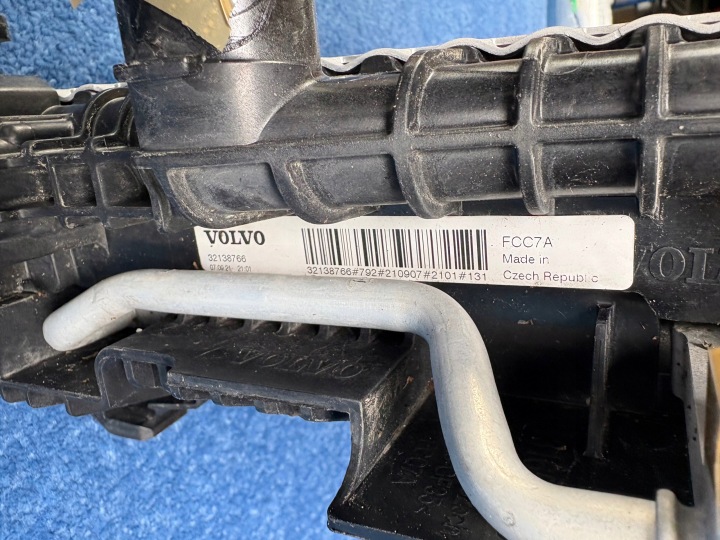 фото №13, Volvo xc60 s60 v60 s90 v90 м'який гібрид комплект радіатор 32138766 32138995