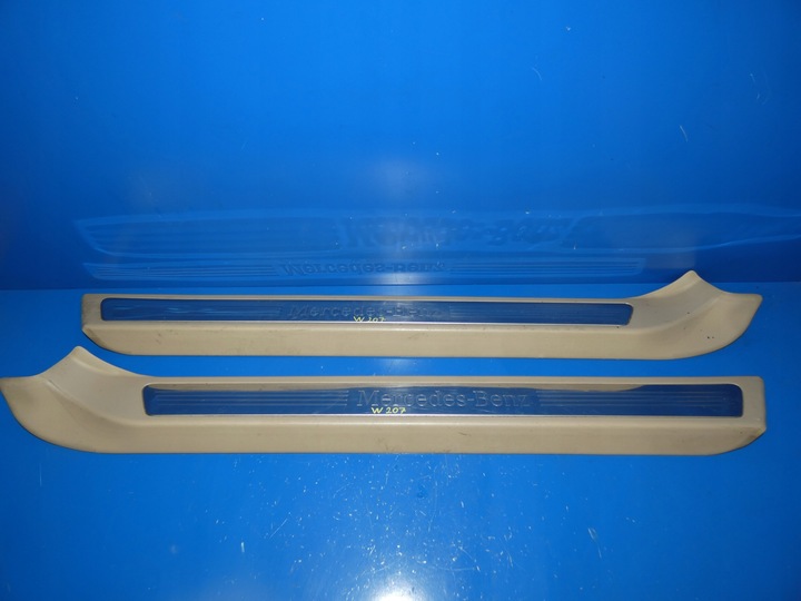 фото №1, Mercedes e w207 планка порогова накладка права beż