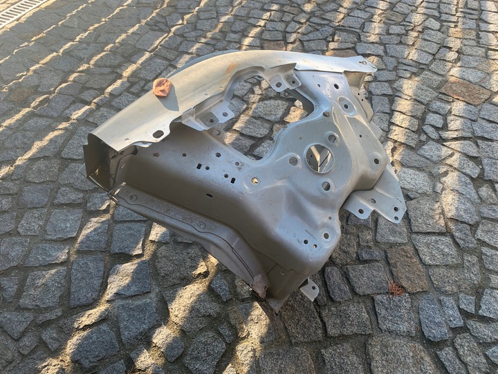 фото №8, Tesla модель 3 четверть передняя левая перед красивая