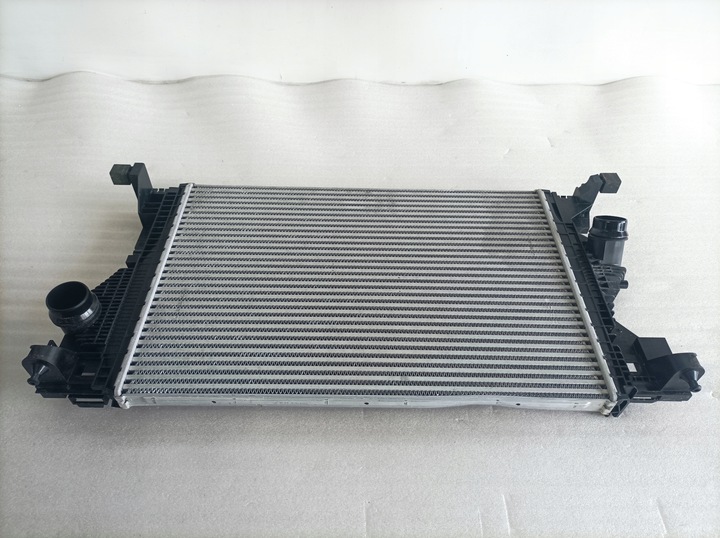 фото №1, Mercedes glb x247 glc cla c118 інтеркулер 2475000100