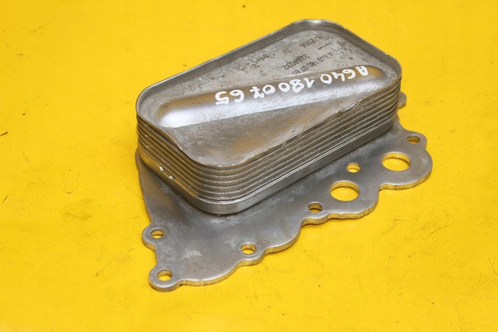 фото №1, Радиатор масла a6401800765 w169 2.0 cdi