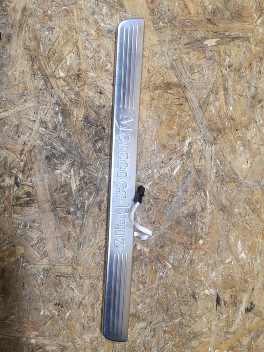 фото №1, Mercedes cla w117 планка пороговая накладка a2466805400