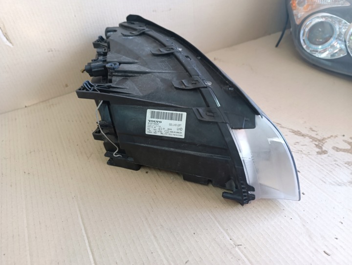 фото №14, Лампа передня права lub ліва ксенон volvo v70 xc70 s80 31214348