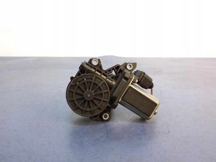 фото №1, Audi a8 d4 моторчик dociągu дверь зад правые