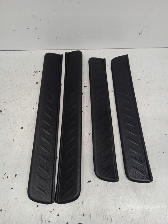 фото №1, Kia carens iv накладка захист планка порогова перед зад 12-17r