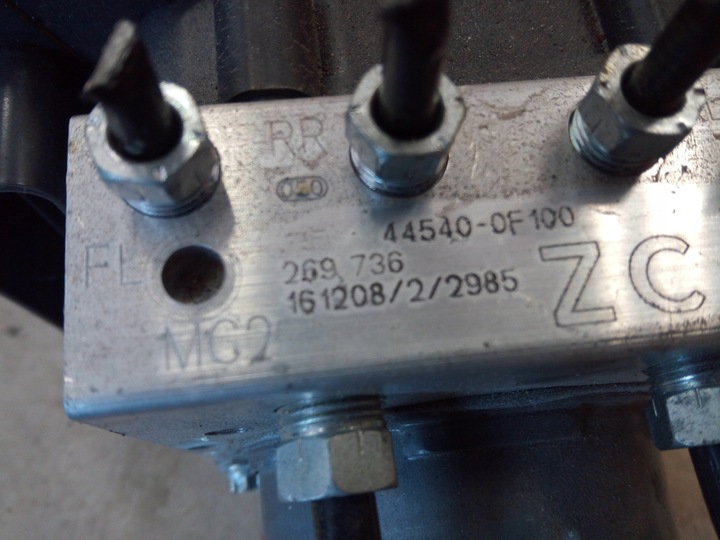 фото №3, Насос abs toyota verso ii