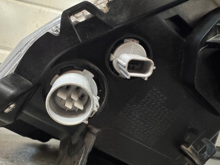 фото №14, Mazda mx-5 полный led левая правая фара идеальные na1s51030 na1s51040