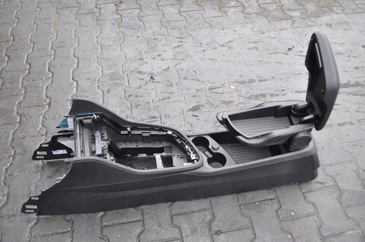 фото №16, Bmw f46 gt рестайлінг сидіння диван обшивки шкіра m-sport