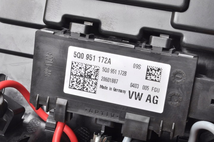фото №6, Ford tourneo connect mk3 освещение лампа кабины интерьера 5q0951172a