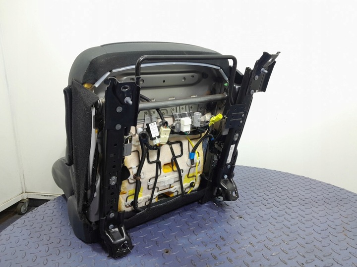 фото №7, Lexus is iii xe30 рестайлінг 16-20 сидіння водія перед лівий напівшкіра eu