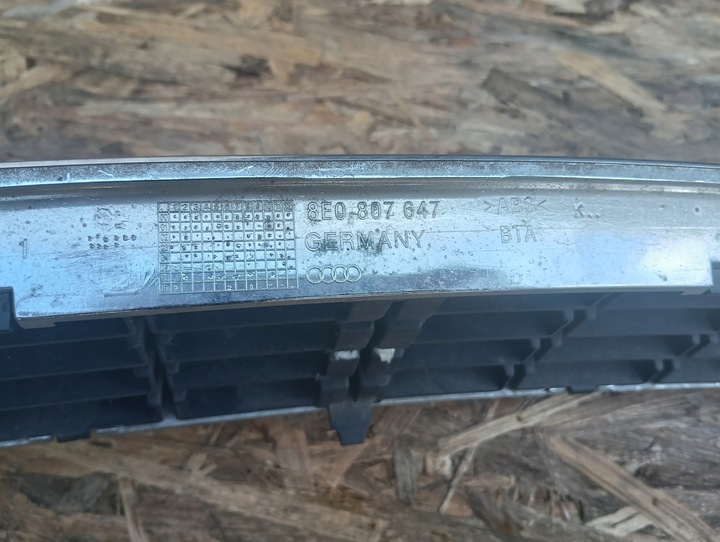 фото №7, Решітка бампера перед 8e0807647 audi a4 b6