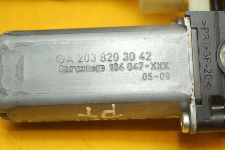 фото №8, Моторчик стеклоподъёмника правое зад mercedes w203 2038203042 0130822007