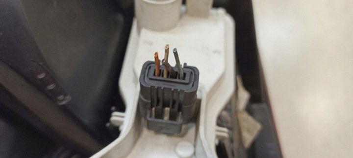 фото №3, Лампа лівий зад megane ii 1.5 dci 8200073236