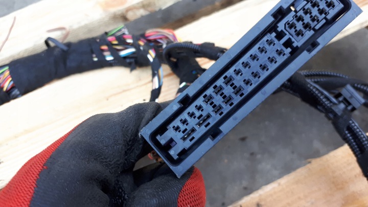 фото №10, S4 b8 рестайлинг штекер усилителя bang a4 b8 s5