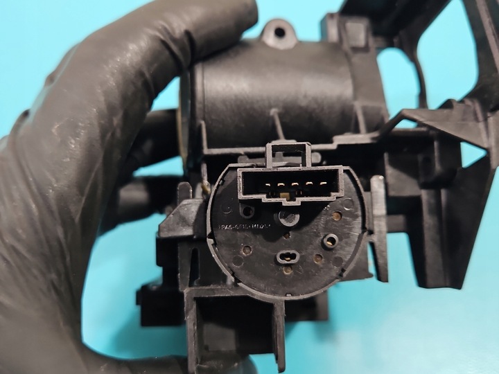 фото №15, Комп'ютер блок керування двигуна opel corsa c 0261208253, 55352622 1.2 16v