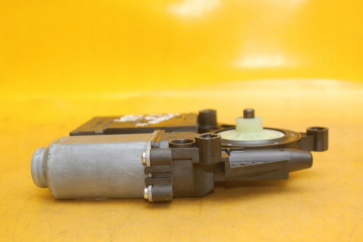 фото №8, Двигунчик блок керування скла лівий перед skoda octavia ii 1t0959701d 1k0959793j