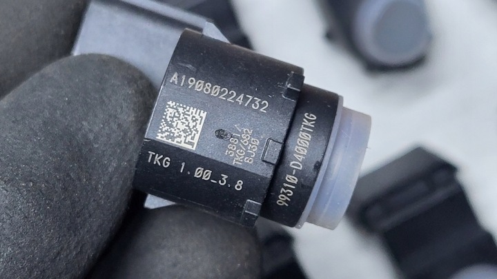 фото №13, Датчик паркування заднього ходу pdc hyundai kia oem номер 99310-d4000 wr6 червоний нове