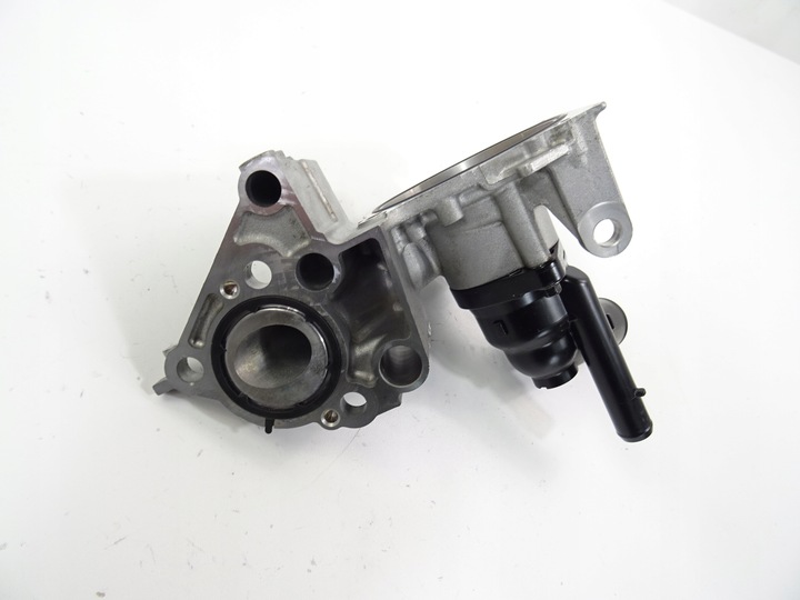 фото №5, Rav4 5 v 2.5 гибрид штуцер насоса воды воздуховод 10670 ey15j