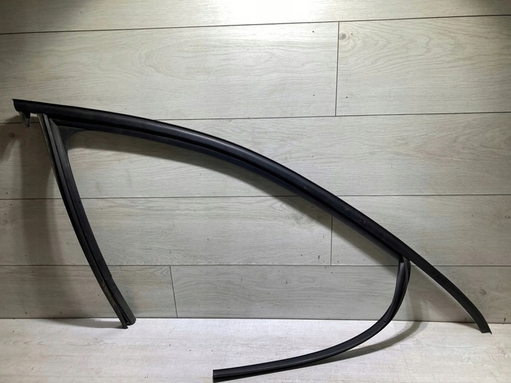 фото №1, Skoda octavia mk3 iii 5e 2017 перед правий прокладка скла