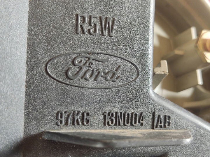 фото №10, Ford ka 1998 зад сторона права фара задня