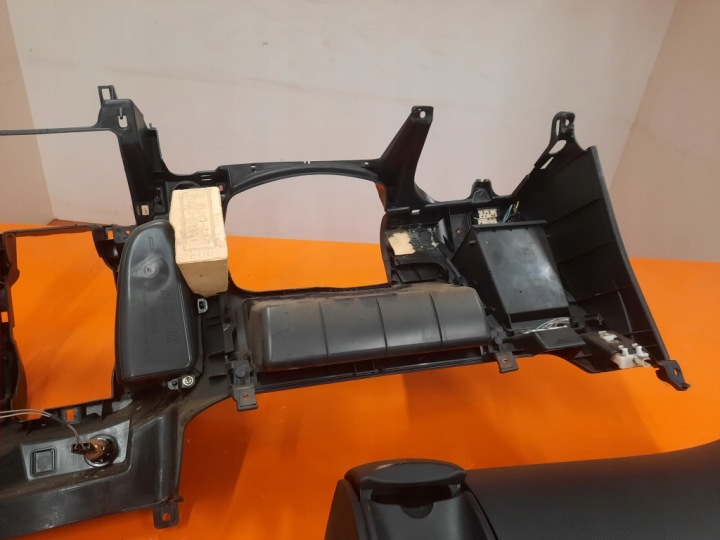 фото №15, Toyota yaris ii 05-09 капот pulpit торпедо роздавальна