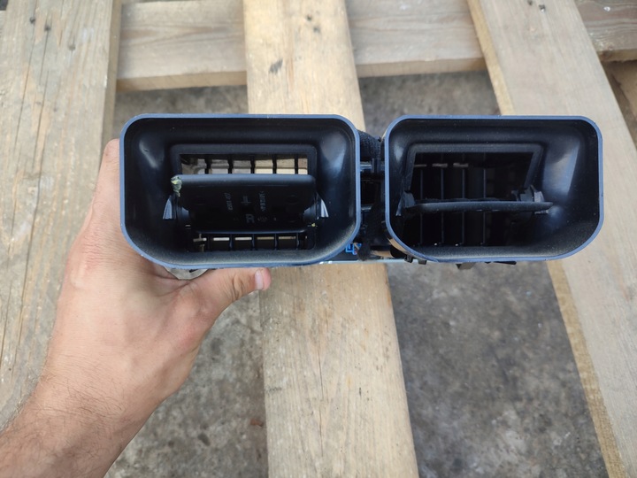 фото №7, Решётка воздуховод средняя mercedes w204 1.8 - a2048303954