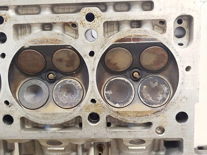 фото №9, Головка двигателя mercedes-benz r1110160901 2.2 16v 111960