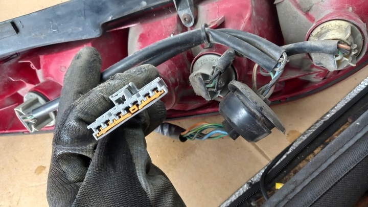 фото №6, Лампа права зад ford mondeo mk3 02r універсал