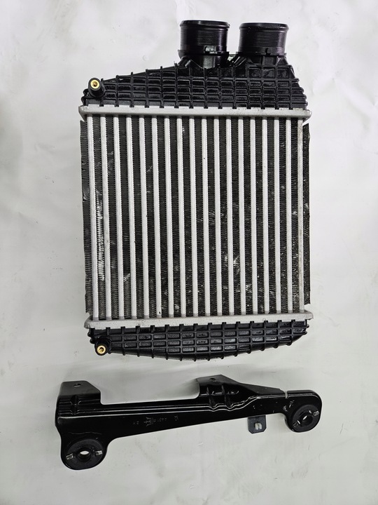 фото №11, Радиаторов интеркулер руль воздуха maserati levante m161 670109553