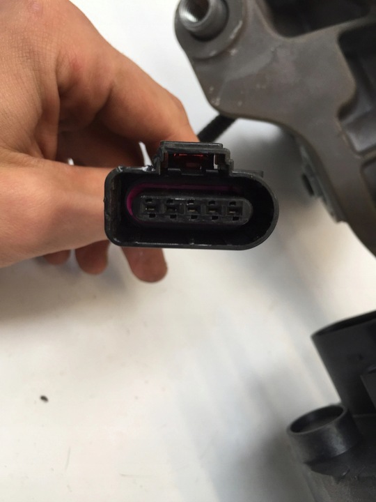 фото №9, Skoda octavia iv 4 2021 трансмиссия рулевая рейка англичанин рулевая рейка