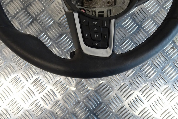 фото №14, Jaguar e-pace r-sport - руль лепестки