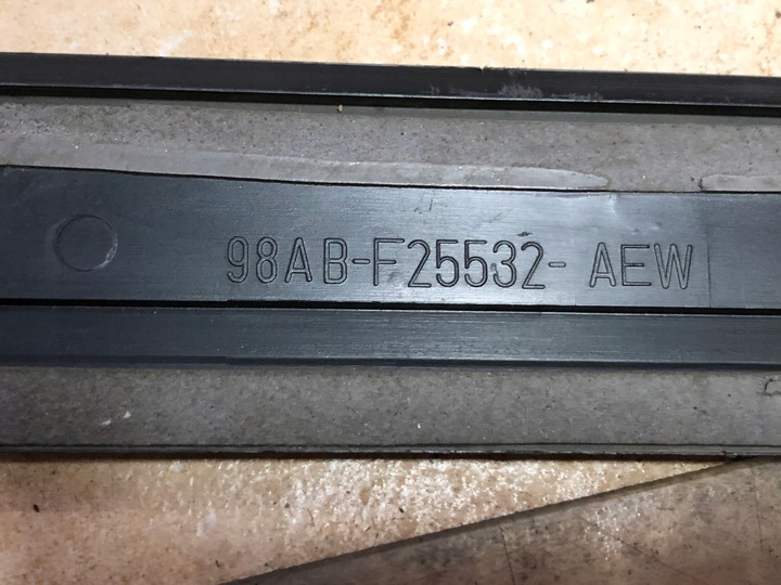 фото №9, Isuzu d-max планка накладка левый p 8980042220