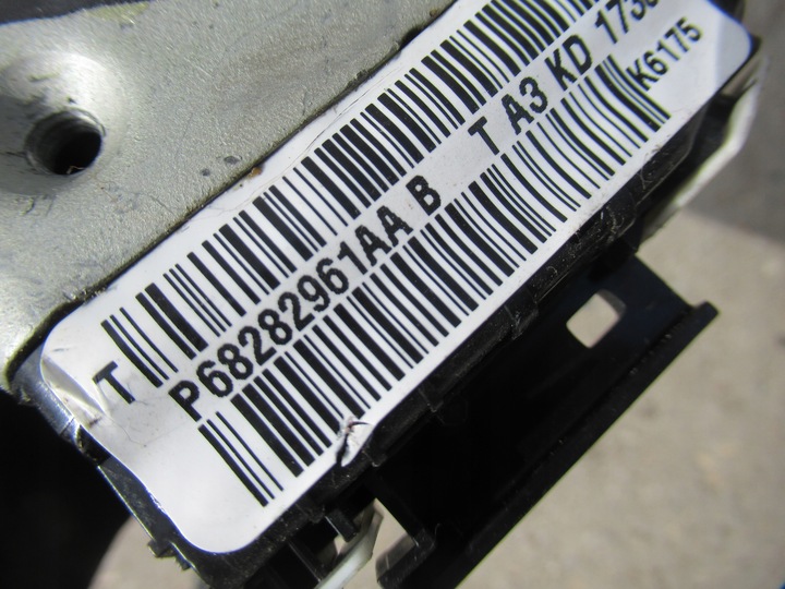 фото №3, Jeep wrangler jl sahara 4d 2018 r. замок дверь левый зад p68202961aa