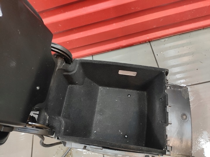 фото №12, Mercedes r-klasa w251 подлокотник спинка бардачок кожа чёрный оригинал хороший