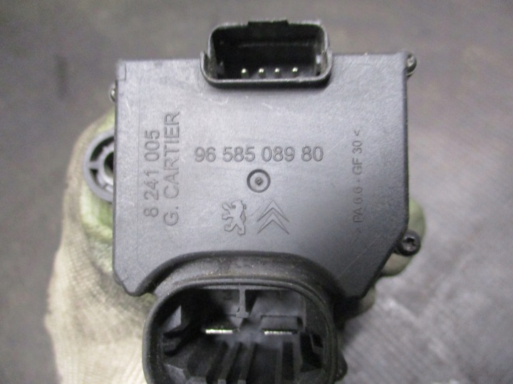 фото №9, Резистор вентиляторов 9658508980 peugeot 508 i 10-18r.