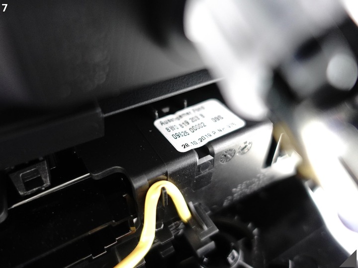 фото №8, Audi a5 s5 f5 8w6 a4 s4 8w0 b9 15- задня захист консолі повітроводи гніздо 12v