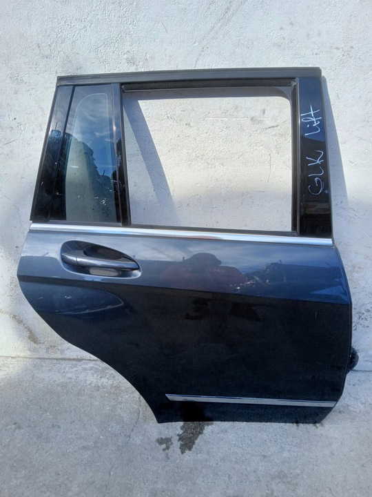 фото №1, Mercedes glk рестайлинг w204 дверь задние зад