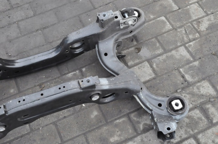 фото №9, Mercedes eqb x243 подрамник подвески балка зад 24r 2433505301
