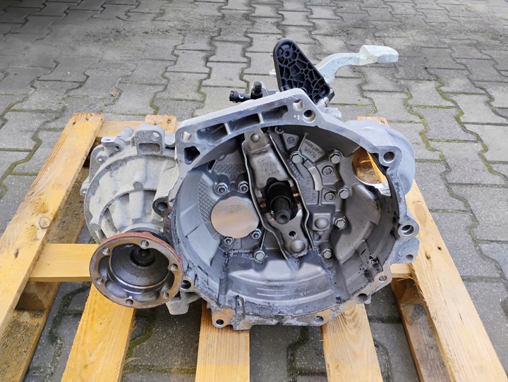 фото №11, Vw caddy iv 2k5 2.0 tdi 67 tyś km коробка передач коробки передач tle старт-стоп 5 коробки передач