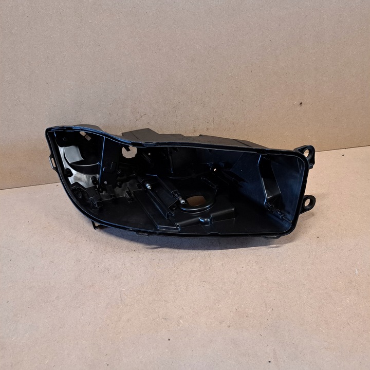 фото №1, Jaguar i pace i-pace x590 корпус корпус фара led права low mid high