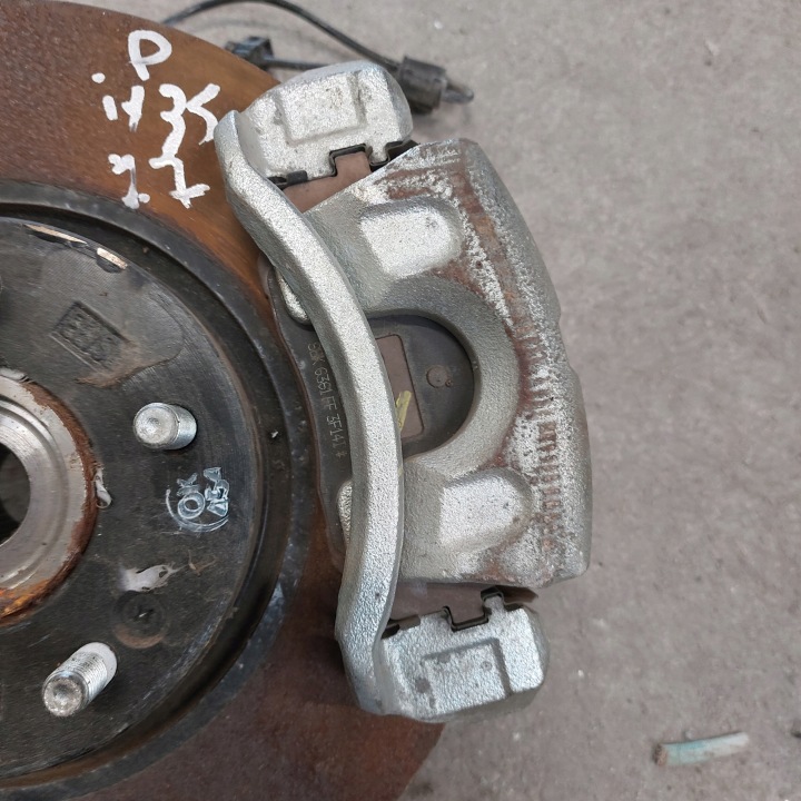 фото №9, Hyundai ix35 1,7crdi 2013 поворотна опора права перед + супорт + диск нова