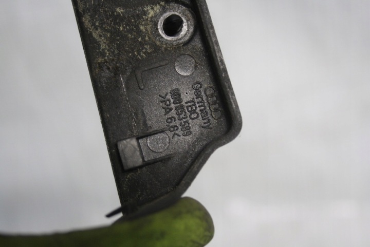 фото №8, Audi a4 b5 защита молдинг стойка 8d0853589
