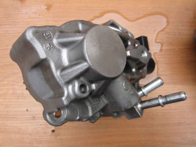 фото №10, Kia ceed hyundai 1.6 crdi d4fe тримач кріплення насоса пального 33100-2u000