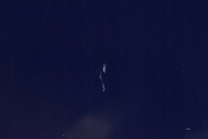 фото №7, Капот крышка двигателя тёмно-синяя tesla модель 3 17-21