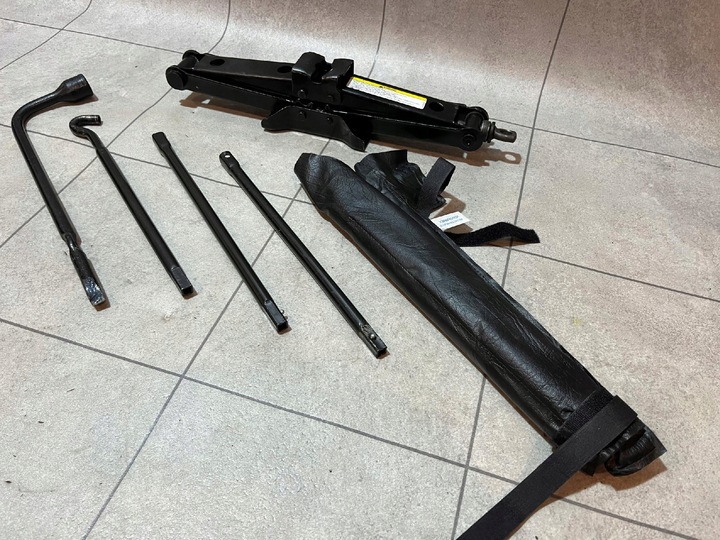 фото №9, Jeep grand cherokee wk набір ремонтний колеса kpl