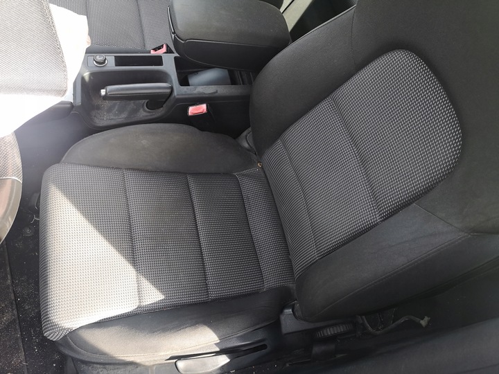 фото №11, Сиденья audi a3 sportback рестайлинг 2010r обивка двери